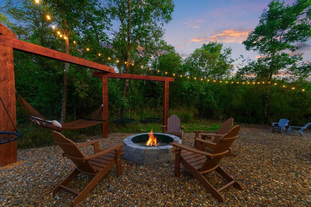 Under The Stars - Secluded, Hot Tub, Firepit, Games Villa โบรคเคนโบว์ ภายนอก รูปภาพ