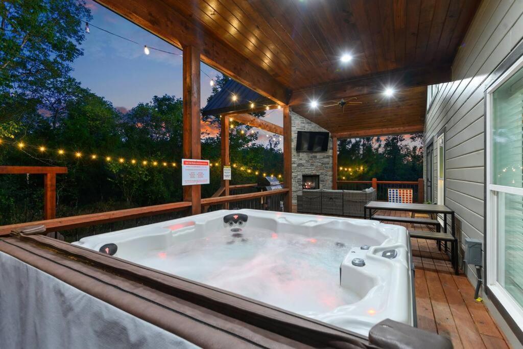 Under The Stars - Secluded, Hot Tub, Firepit, Games Villa โบรคเคนโบว์ ภายนอก รูปภาพ